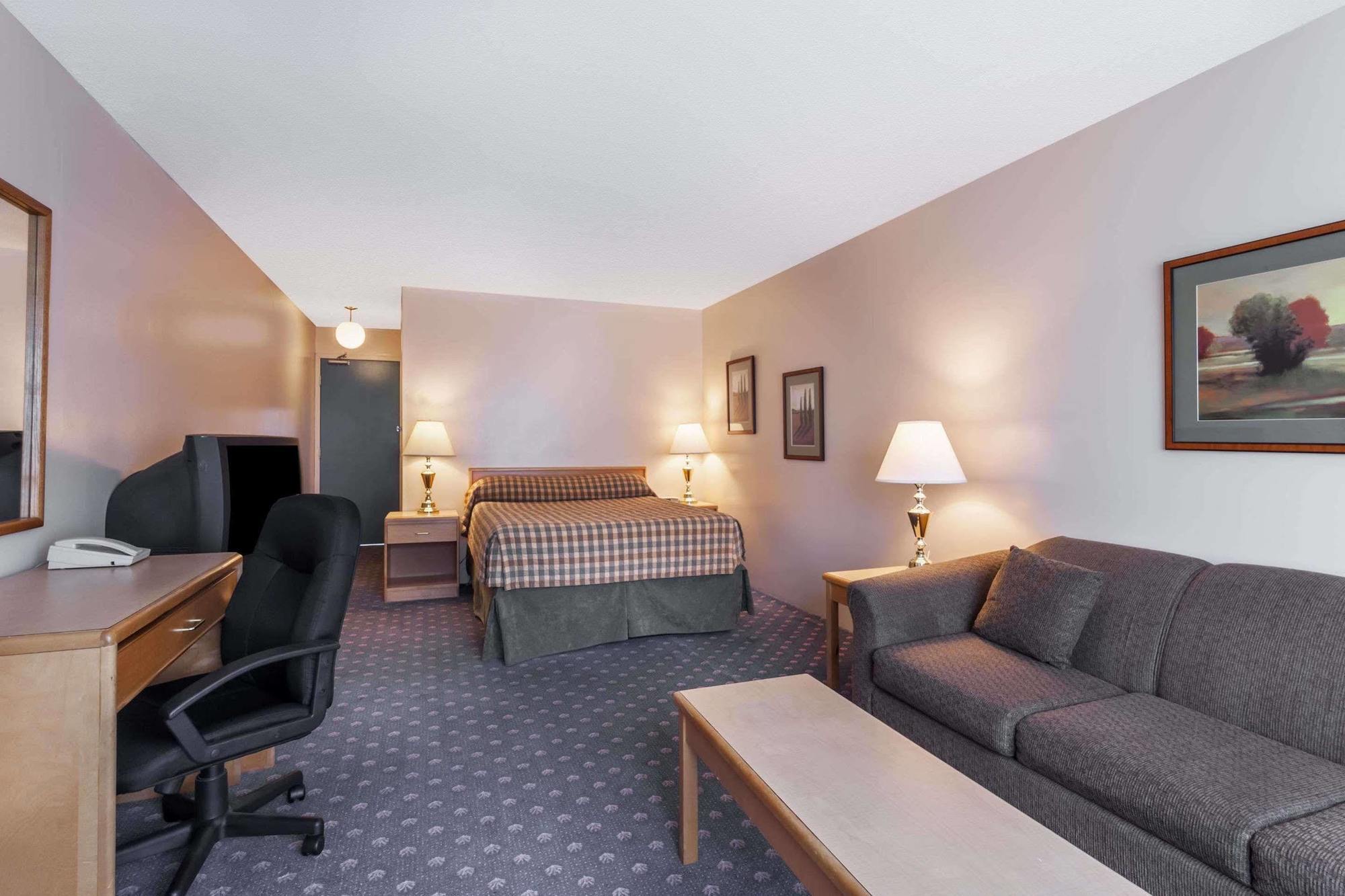 Howard Johnson By Wyndham Nanaimo Harbourside Exterior foto